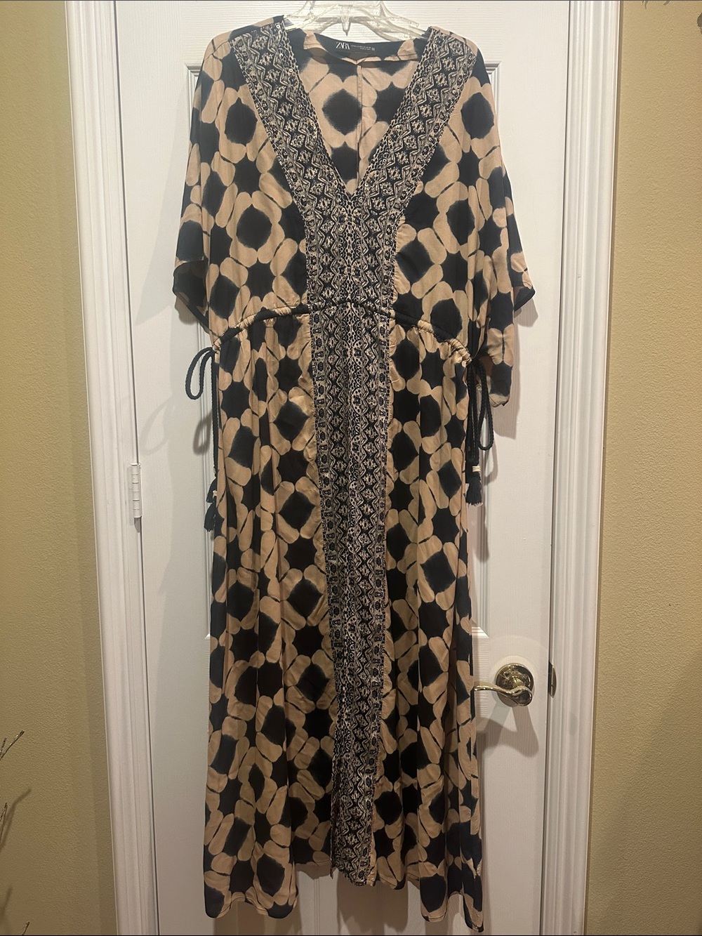 Zara Caftan Boho Maxi Dress.  M - L. Navy & Cream. Like new. - Picture 2 of 3